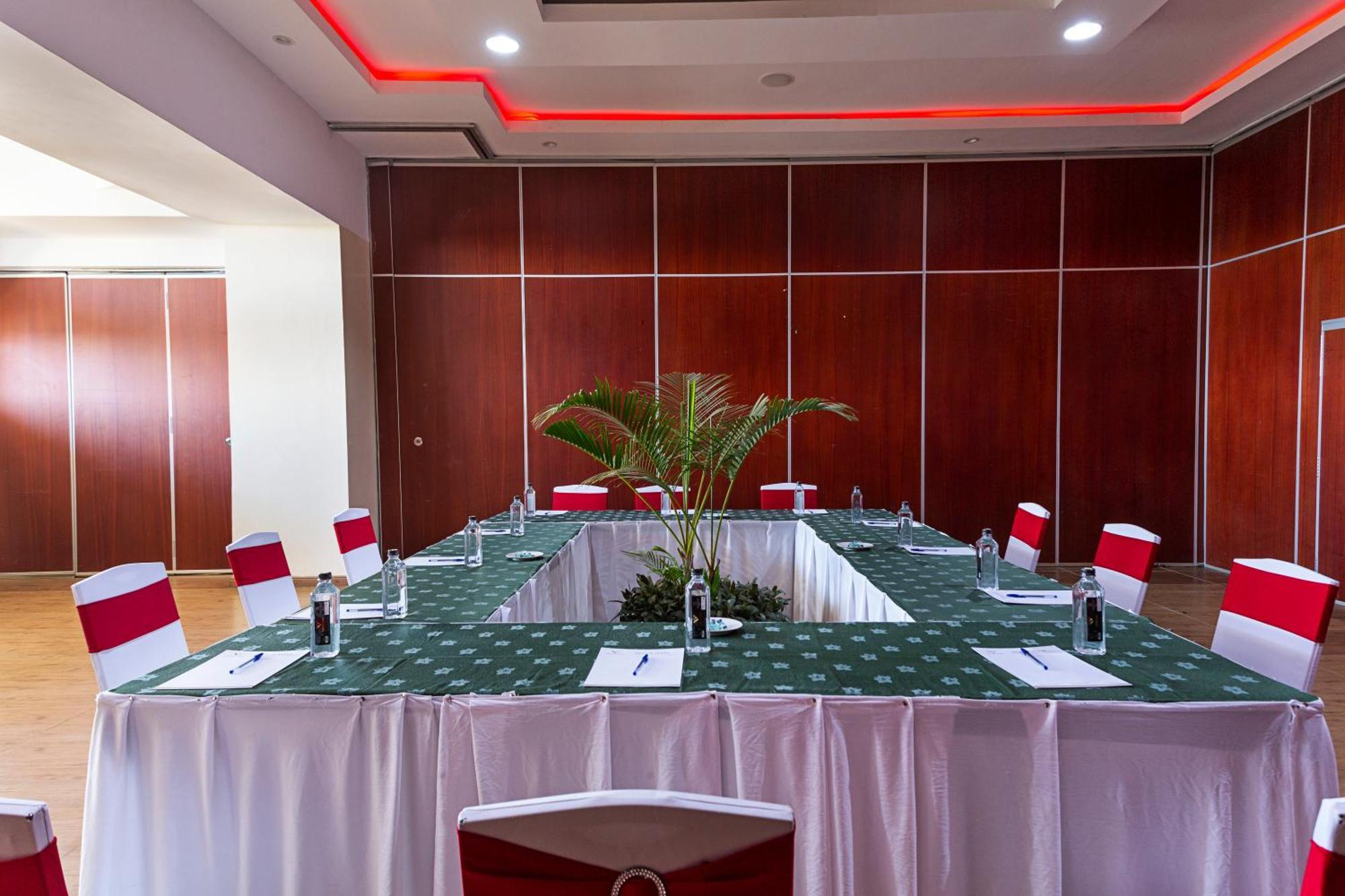 Verona Hotel And Conference Center Ruiru ภายนอก รูปภาพ